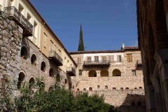 Monestary-on-way-to-Delphi-11-B1019512