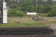 P1102686
