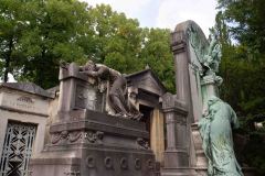 Pere-Lachaise-Cemetery-12-B8237239