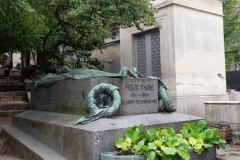 Pere-Lachaise-Cemetery-13-B8237240