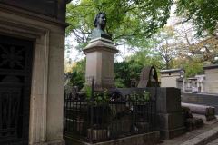 Pere-Lachaise-Cemetery-19-B8237249