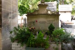 Pere-Lachaise-Cemetery-2-B8237214